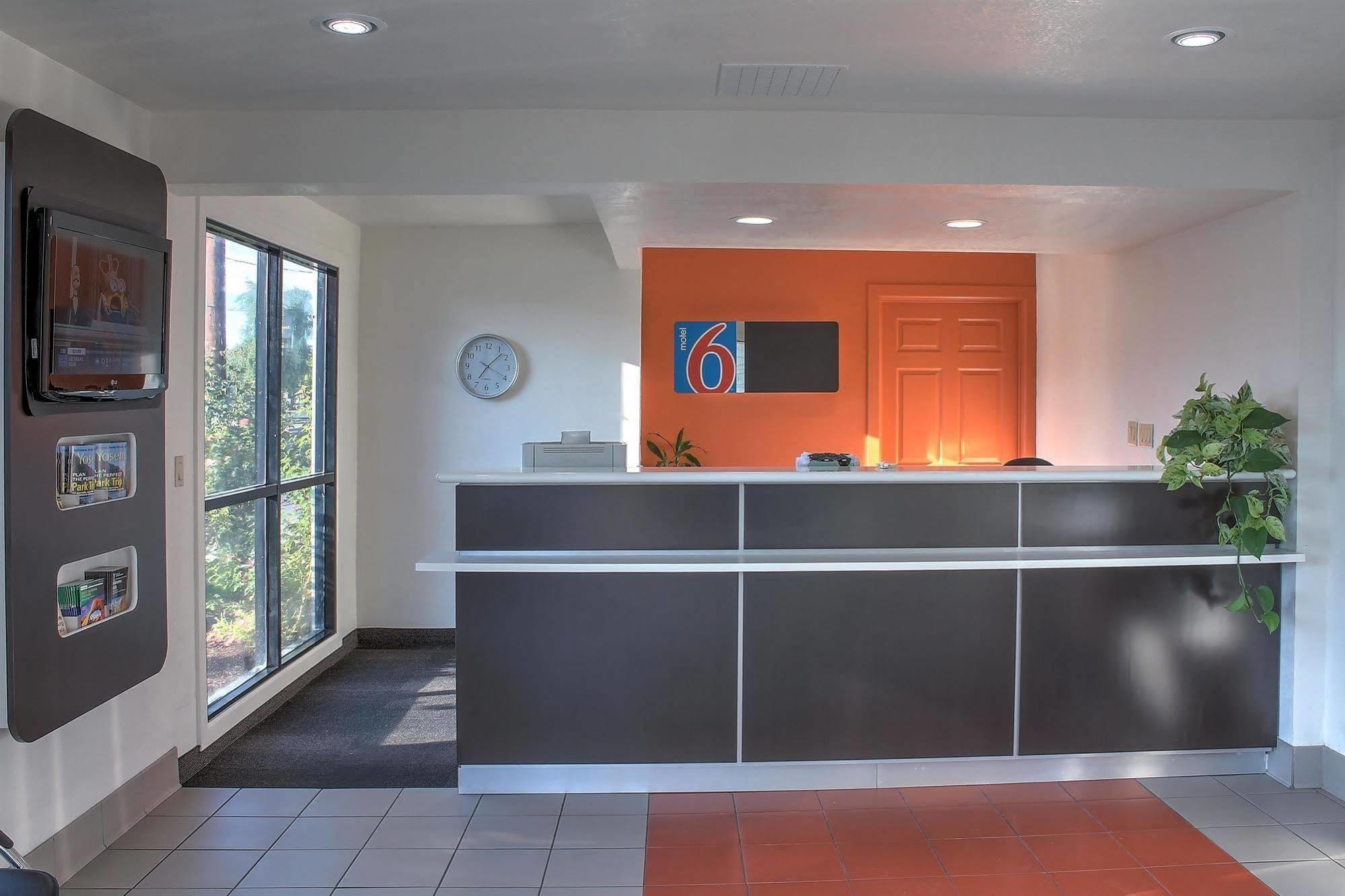 Motel 6-Bishop, Ca エクステリア 写真