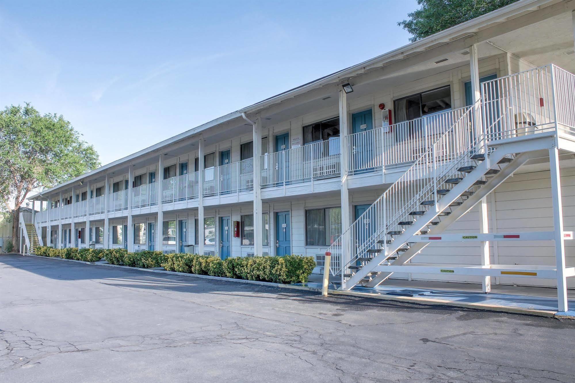 Motel 6-Bishop, Ca エクステリア 写真